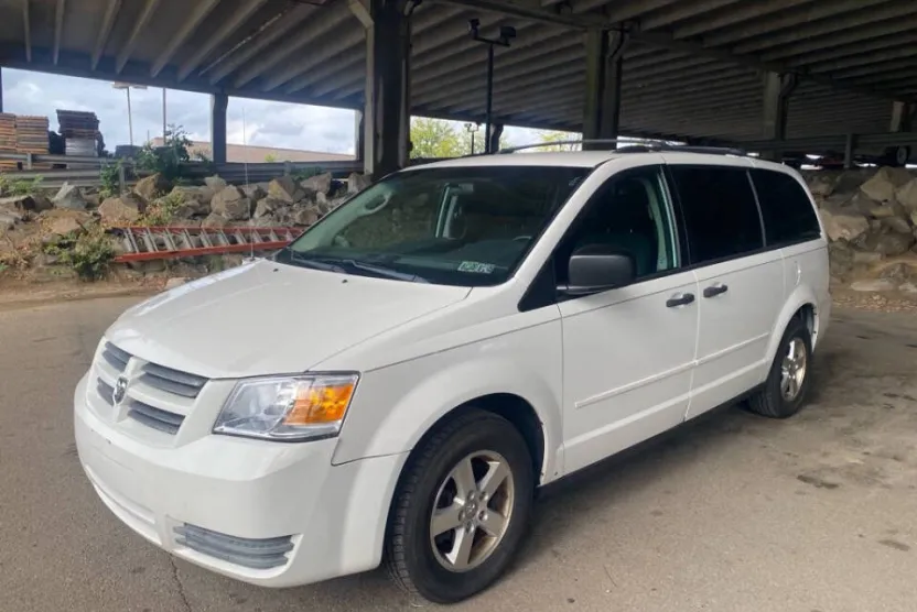 2008 Dodge Grand Caravan SE photo 1