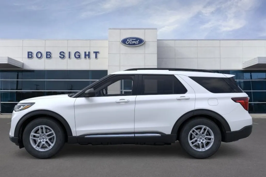 2025 Ford Explorer photo 1