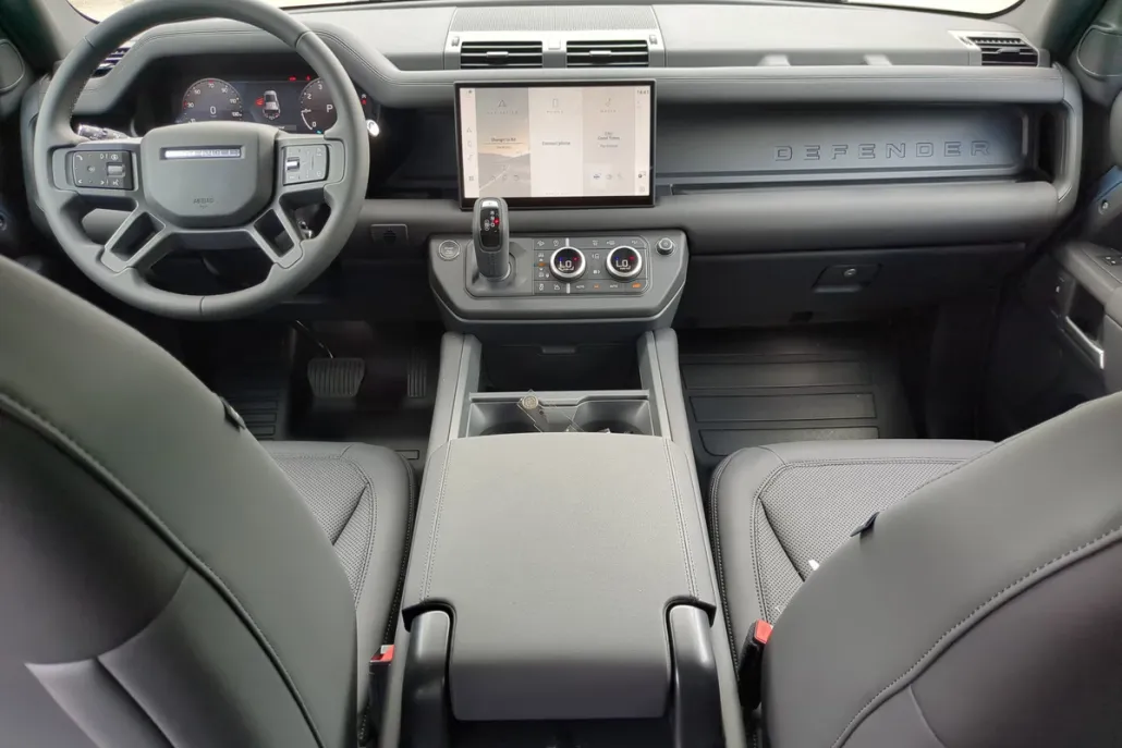 2025 Land Rover Defender 110 S photo 1