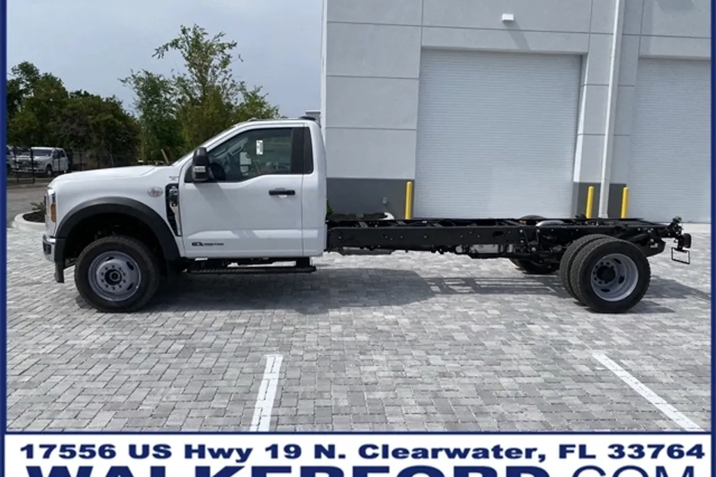 2025 Ford F-550 XL photo 1