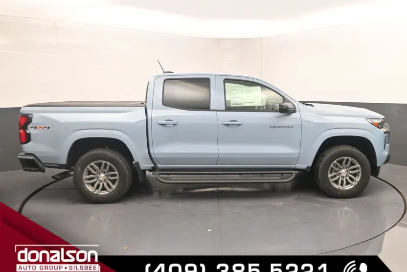 2025 Chevrolet Colorado Work Truck LT photo 1