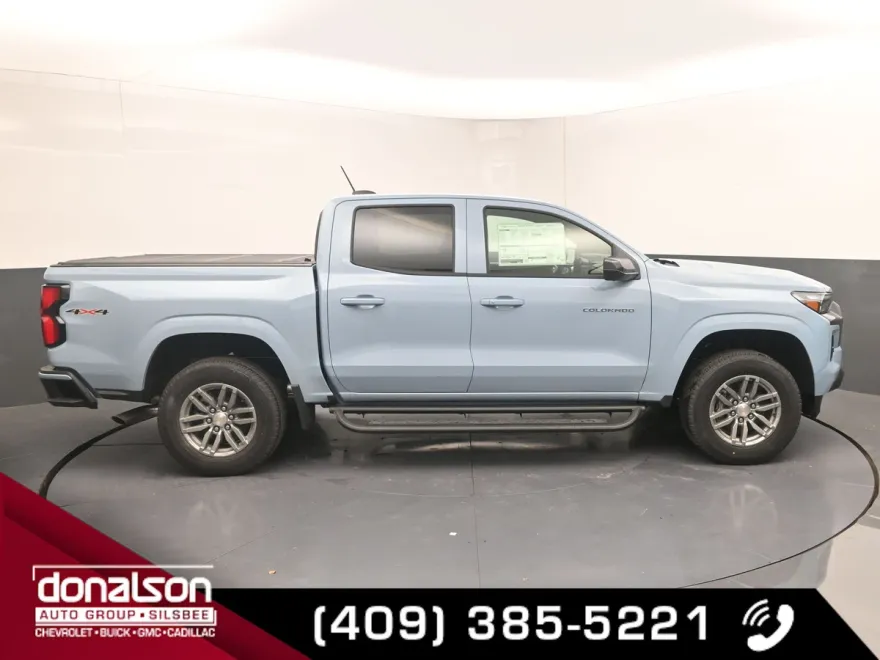 2025 Chevrolet Colorado Work Truck LT photo 1