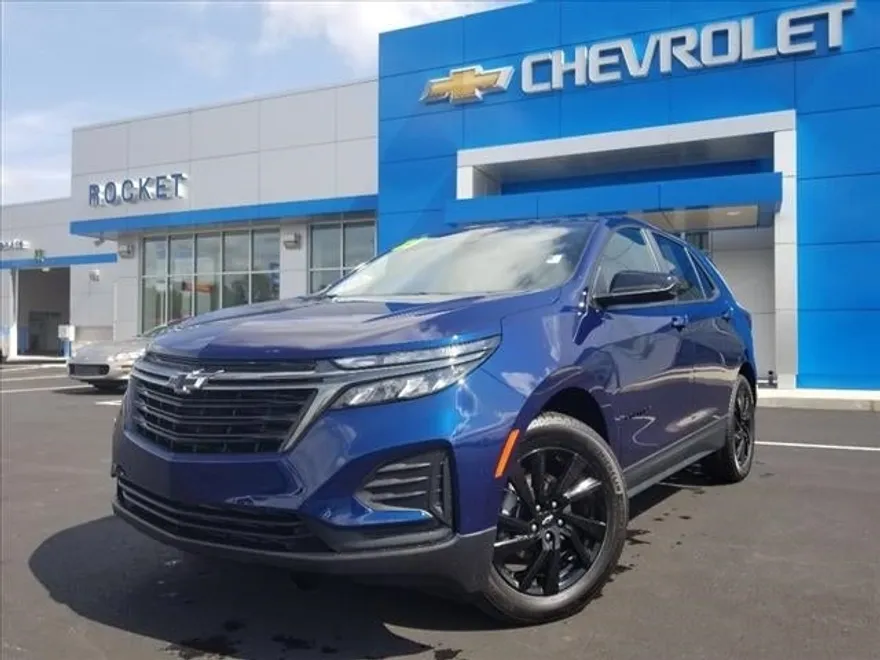2023 Chevrolet Equinox LS photo 1