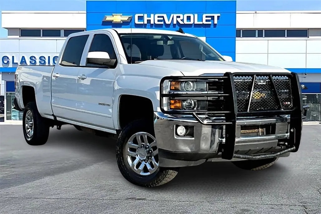 2017 Chevrolet Silverado 2500HD LT photo 1
