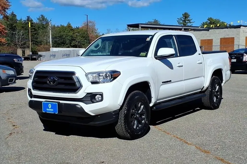 2023 Toyota Tacoma SR5 V6 photo 1