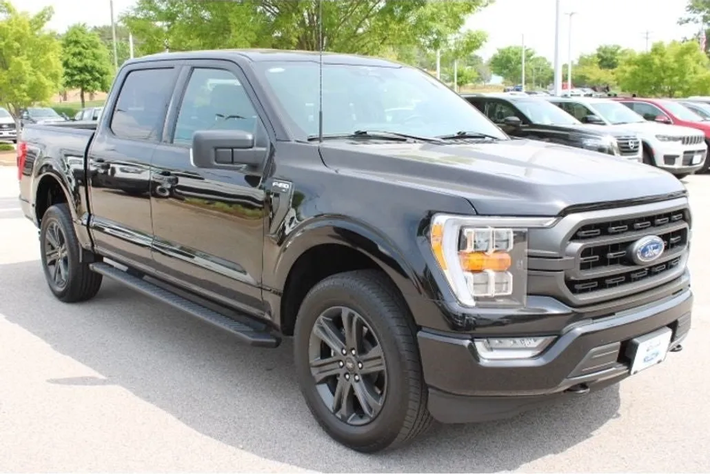 2023 Ford F-150 XLT photo 1