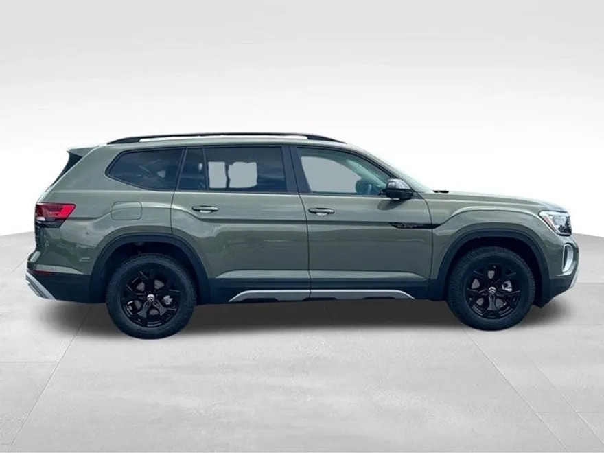 2025 Volkswagen Atlas Peak Edition SE photo 1