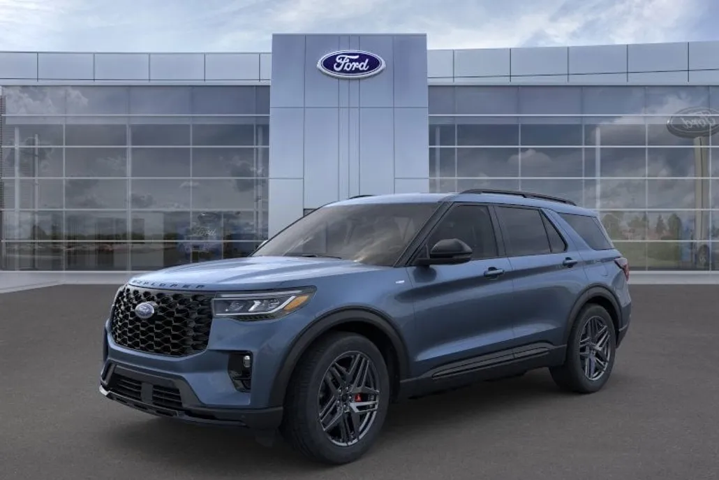 2025 Ford Explorer ST-Line photo 1