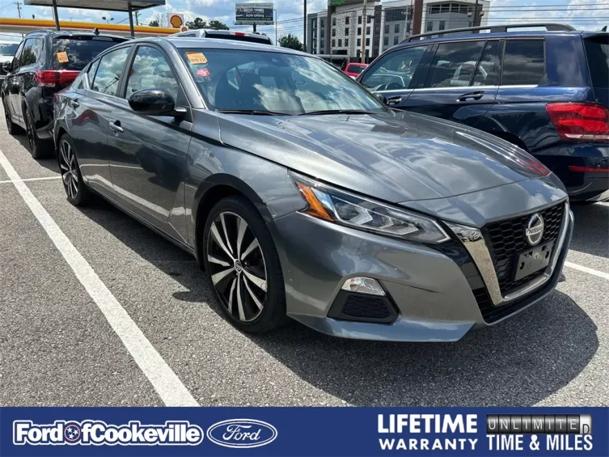 2022 Nissan Altima 2.5 SR photo 1
