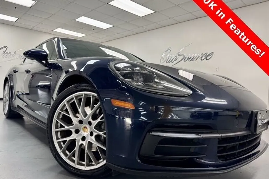 2017 Porsche Panamera Base photo 1