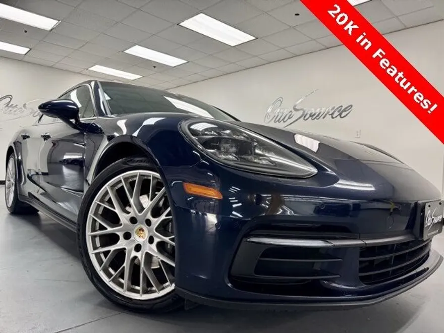 2017 Porsche Panamera Base photo 1