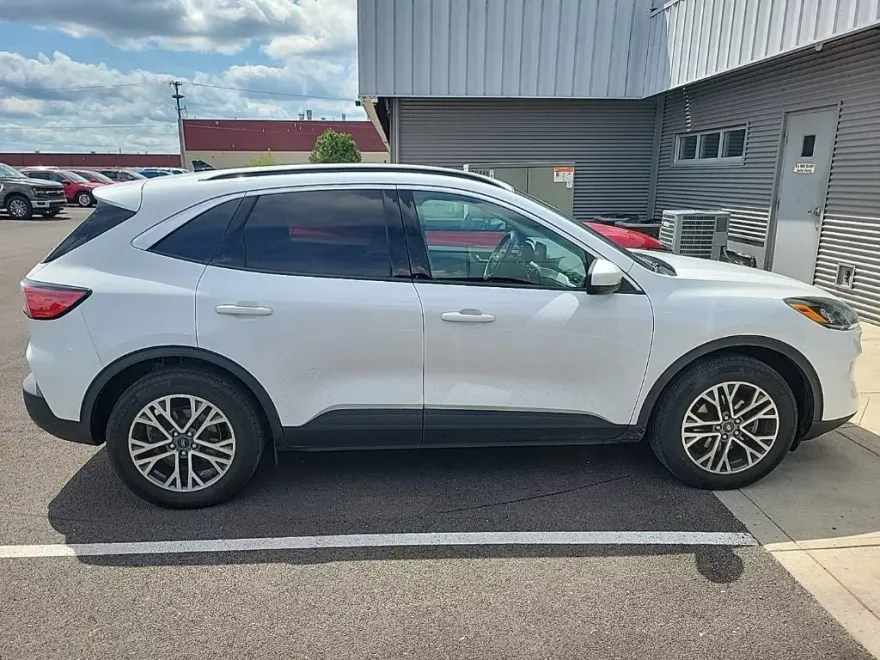 2020 Ford Escape SEL photo 1