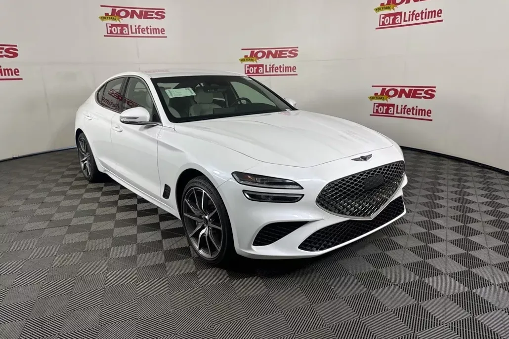 2024 Genesis G70 2.5T photo 1