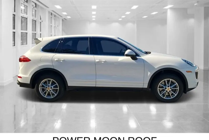 2016 Porsche Cayenne Base photo 1