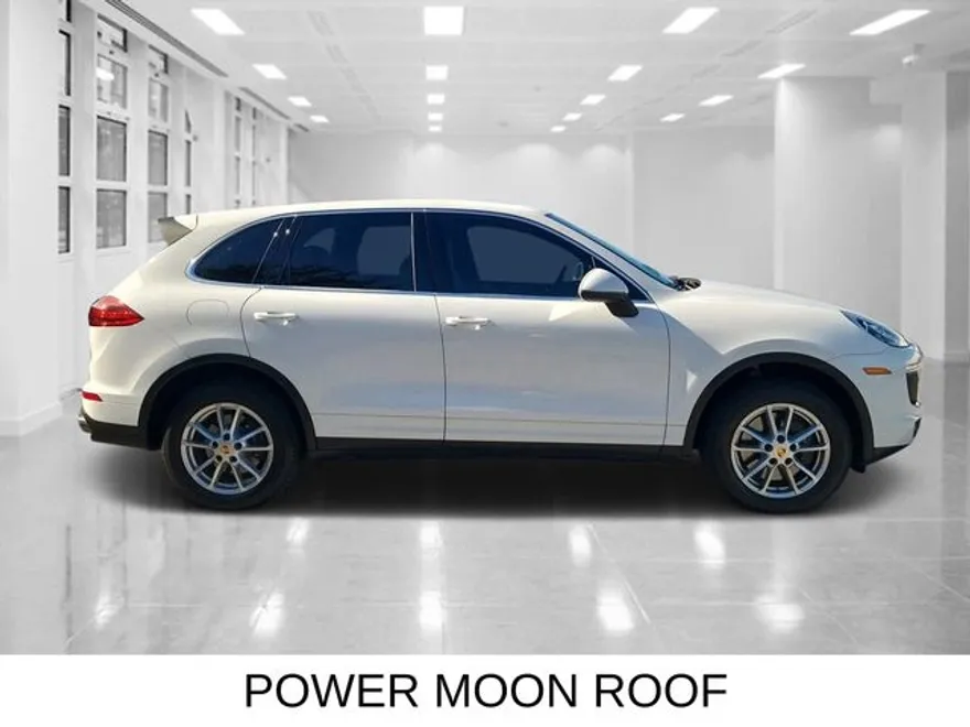 2016 Porsche Cayenne Base photo 1