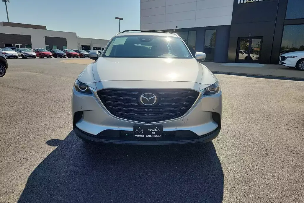 2022 Mazda CX-9 Touring photo 1