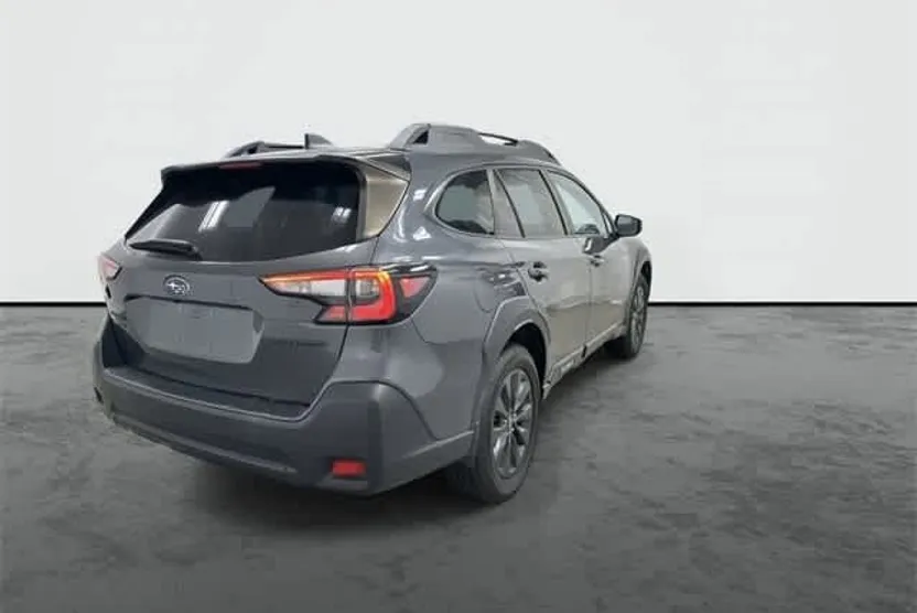 2023 Subaru Outback Onyx Edition photo 1