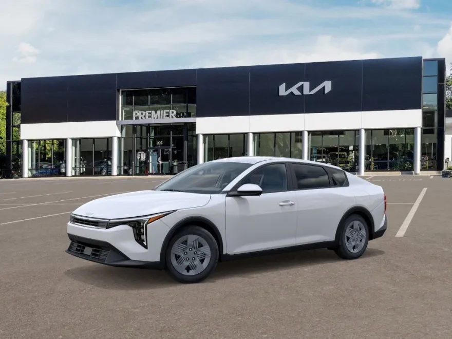 2025 Kia K4 LX photo 1