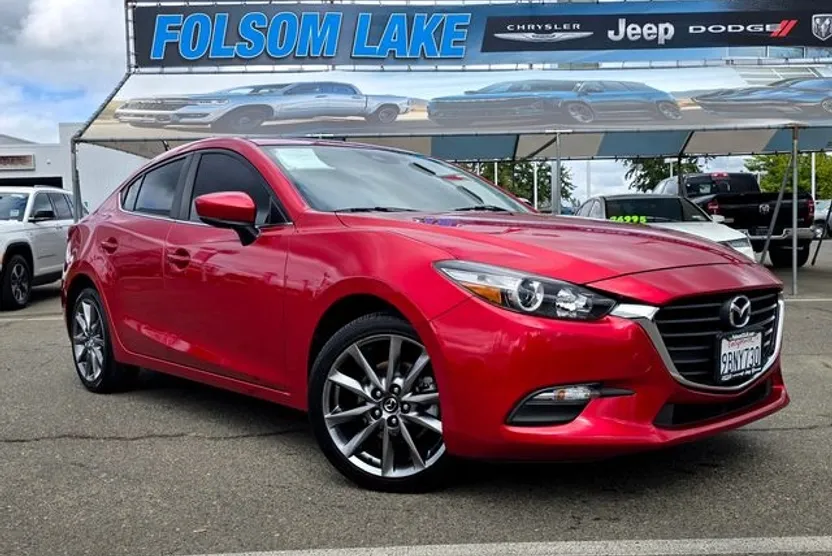 2018 Mazda Mazda3 Touring photo 1