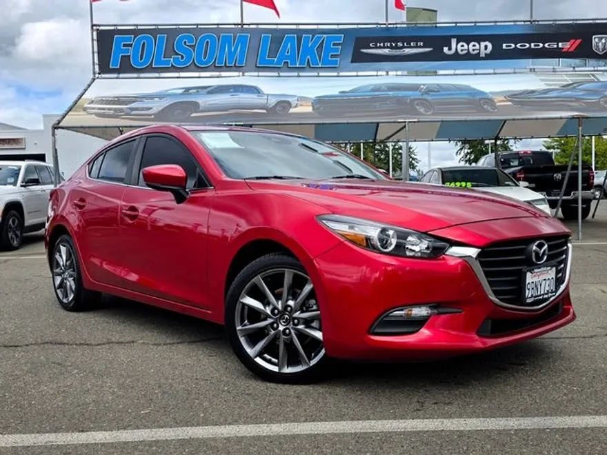 2018 Mazda Mazda3 Touring photo 1