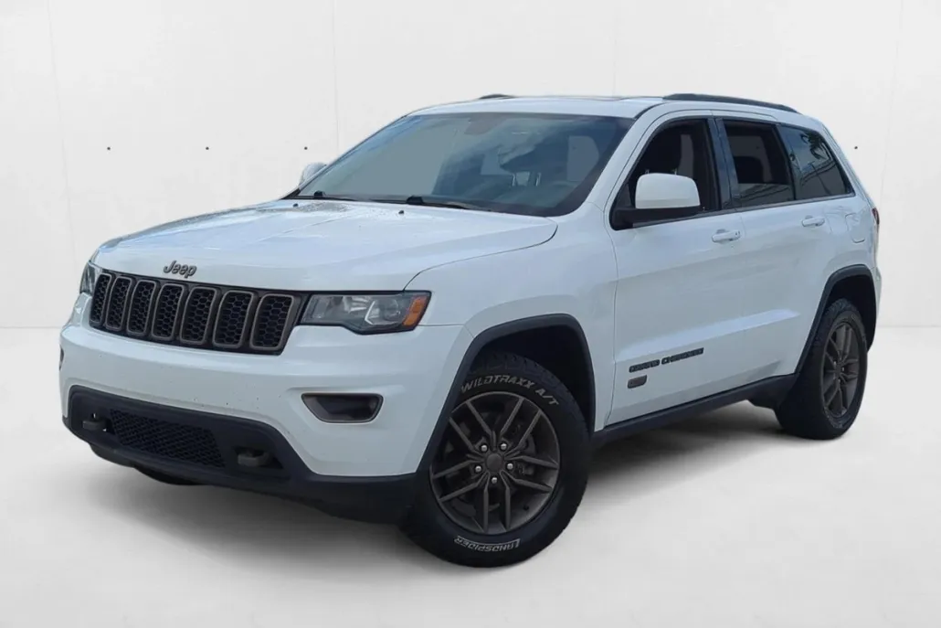2016 Jeep Grand Cherokee Sport photo 1