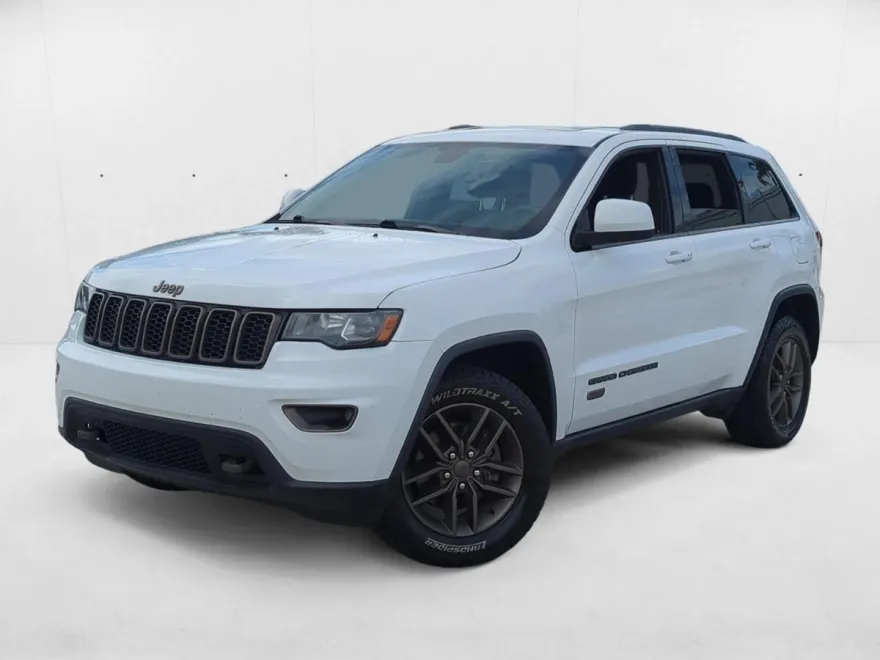 2016 Jeep Grand Cherokee Sport photo 1
