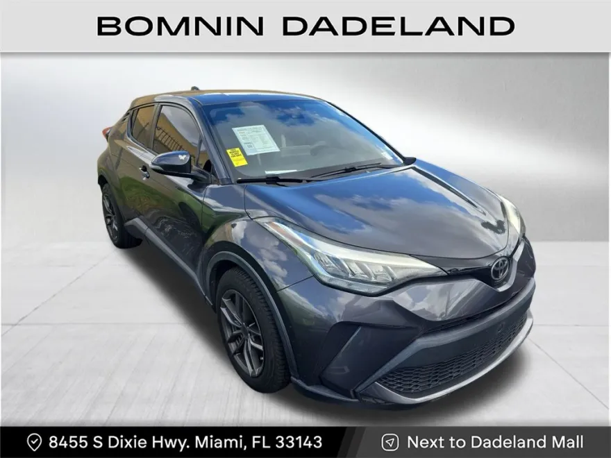 2020 Toyota C-HR LE photo 1