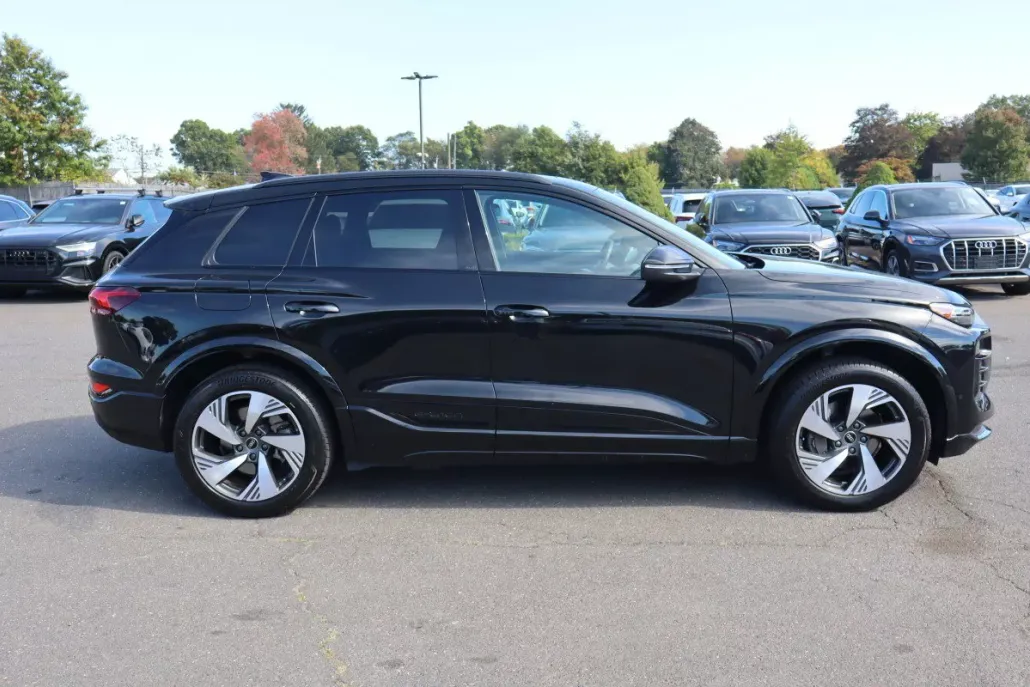 2025 Audi Q6 E-tron Premium Plus photo 1