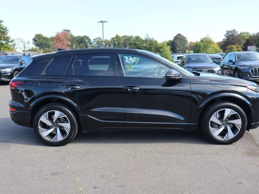 2025 Audi Q6 E-tron Premium Plus photo 1