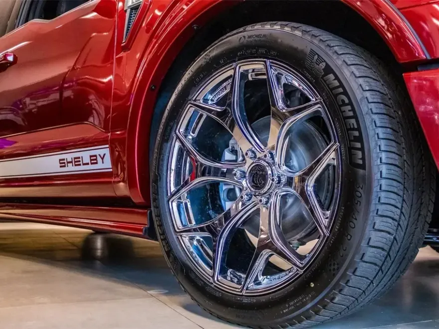 2025 Ford F-150 Lariat photo 1