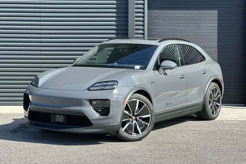 2025 Porsche Macan Electric photo 1