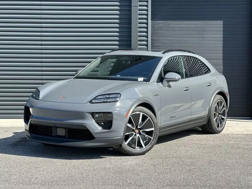 2025 Porsche Macan Electric photo 1