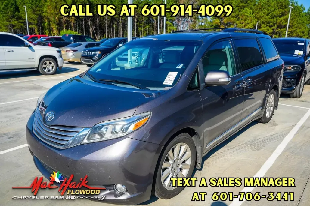 2015 Toyota Sienna L photo 1