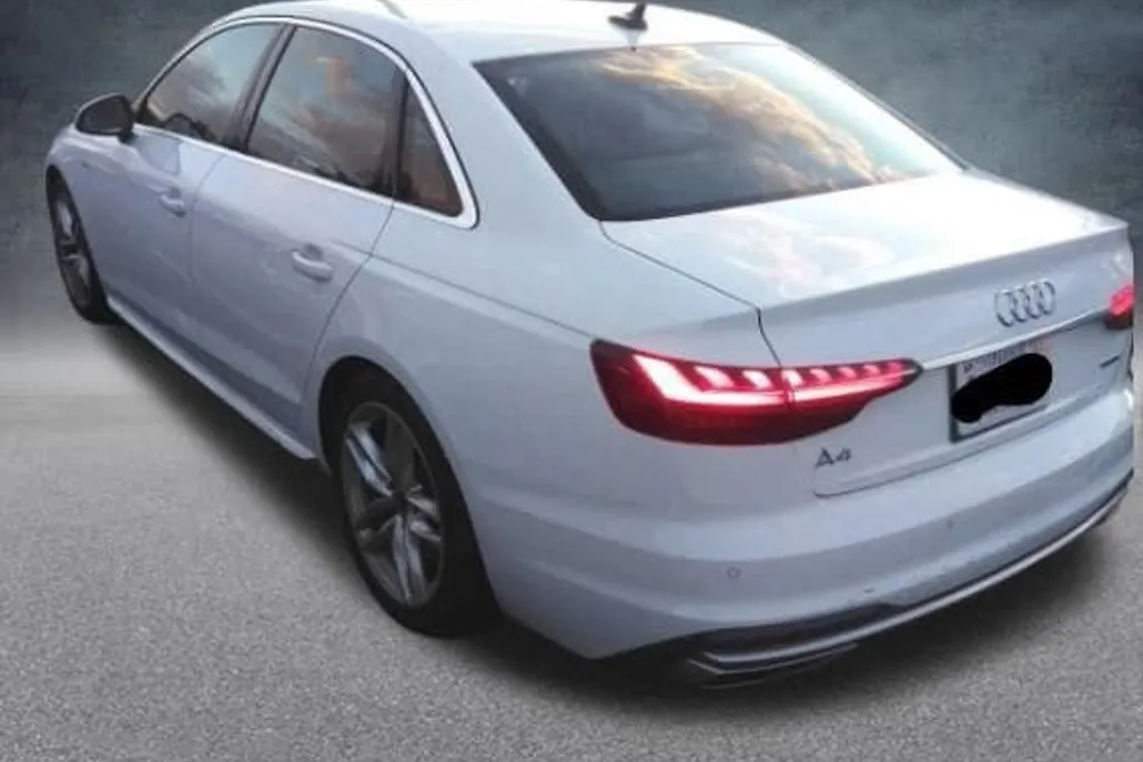 2023 Audi A4 45 S line Premium Plus photo 1