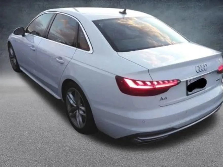 2023 Audi A4 45 S line Premium Plus photo 1