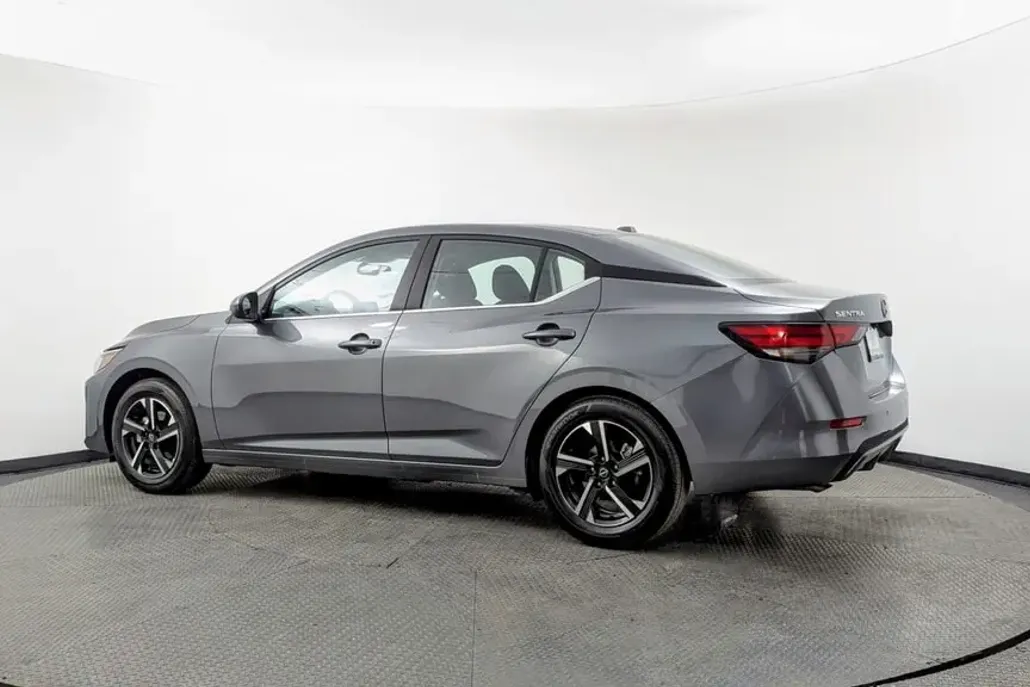 2025 Nissan Sentra SV photo 1