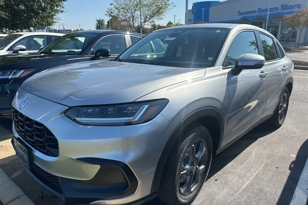 2026 Honda HR-V LX photo 1