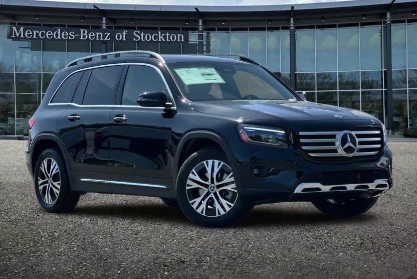 2025 Mercedes Benz GLB 250 4MATIC photo 1