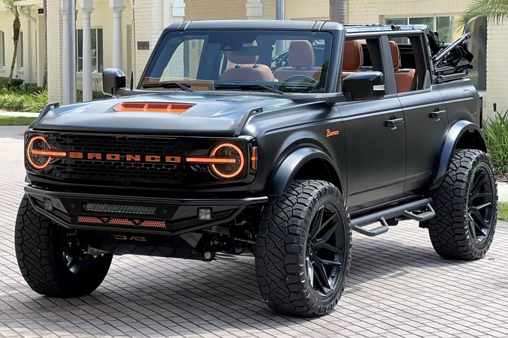 2025 Ford Bronco Black Diamond Outer Banks photo 1