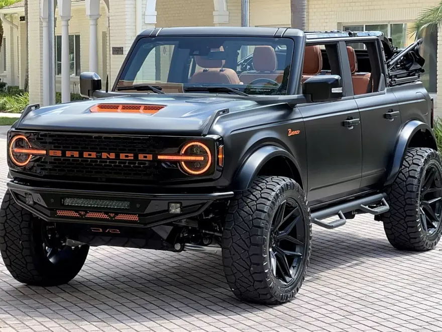 2025 Ford Bronco Black Diamond Outer Banks photo 1