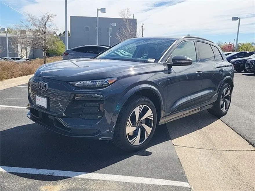 2025 Audi Q6 E-tron Premium Plus photo 1