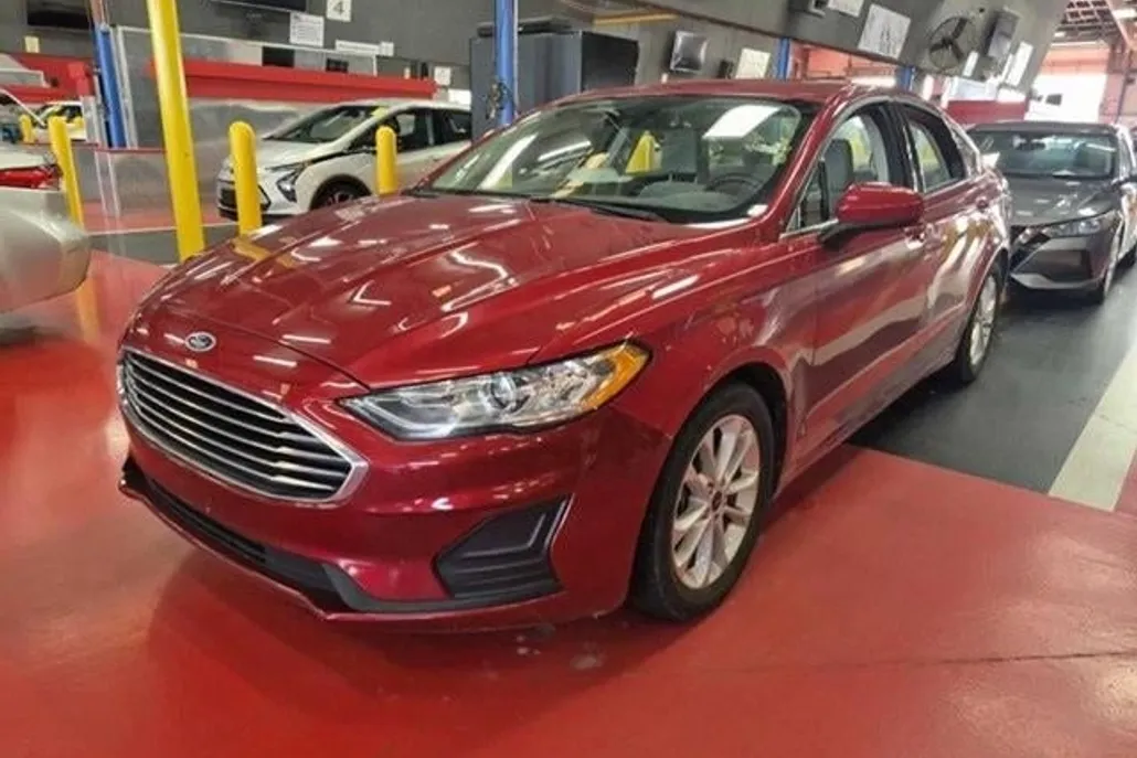 2020 Ford Fusion SE photo 1