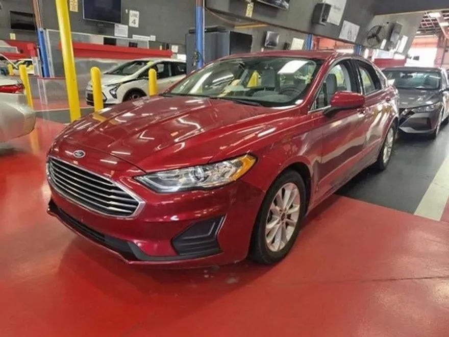 2020 Ford Fusion SE photo 1