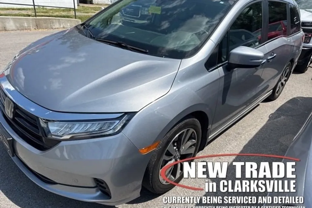 2024 Honda Odyssey Touring photo 1