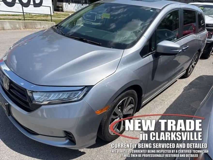 2024 Honda Odyssey Touring photo 1