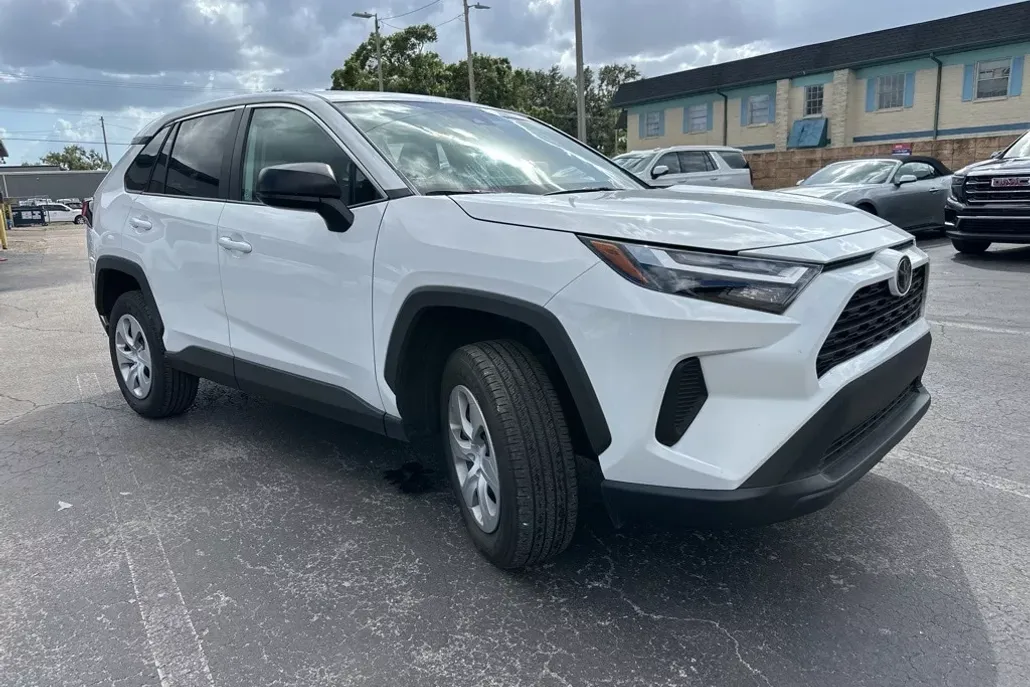 2025 Toyota RAV4 LE photo 1
