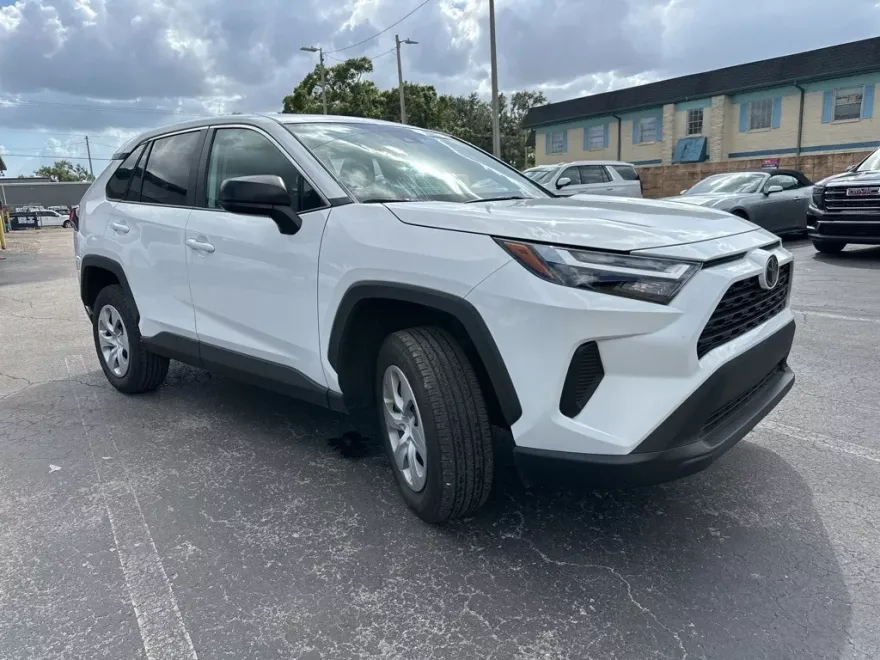 2025 Toyota RAV4 LE photo 1