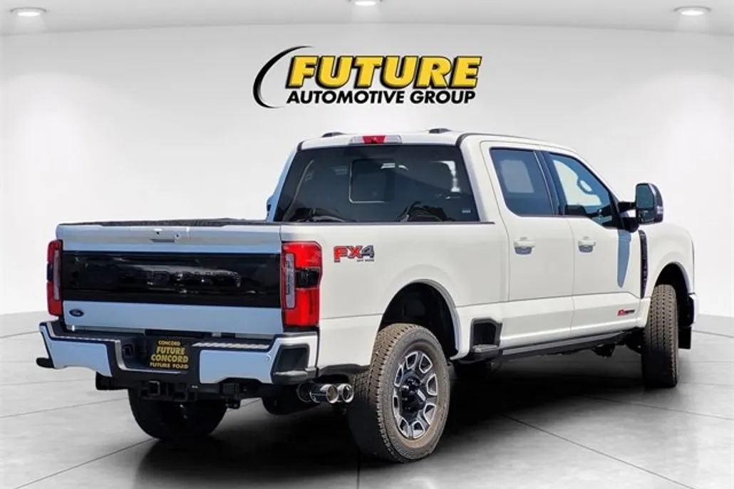 2025 Ford F-250 Platinum photo 1