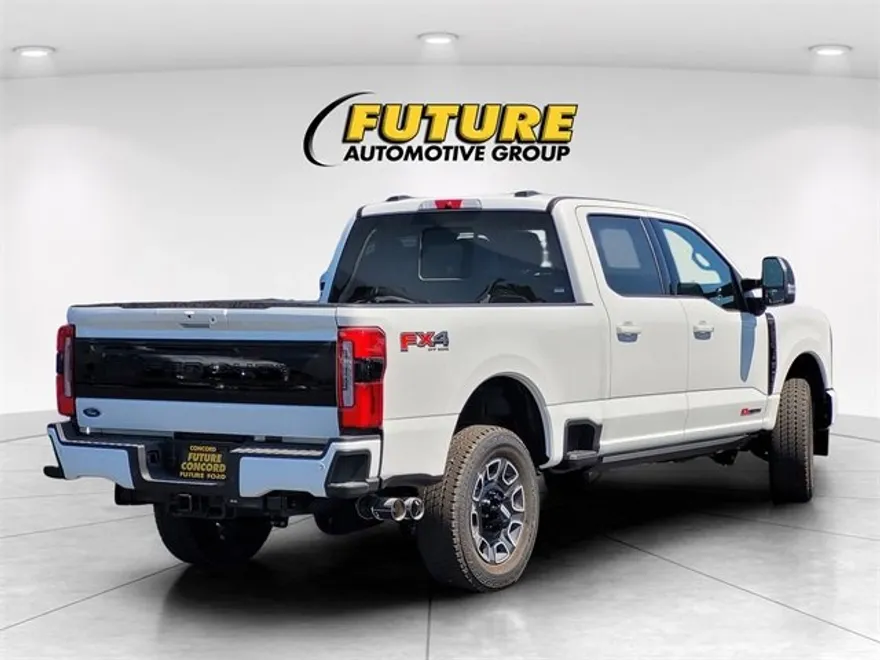 2025 Ford F-250 Platinum photo 1