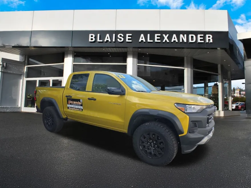 2023 Chevrolet Colorado Trail Boss photo 1